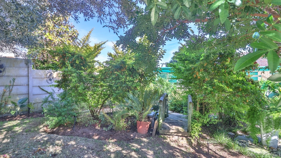 4 Bedroom Property for Sale in Middedorp Western Cape